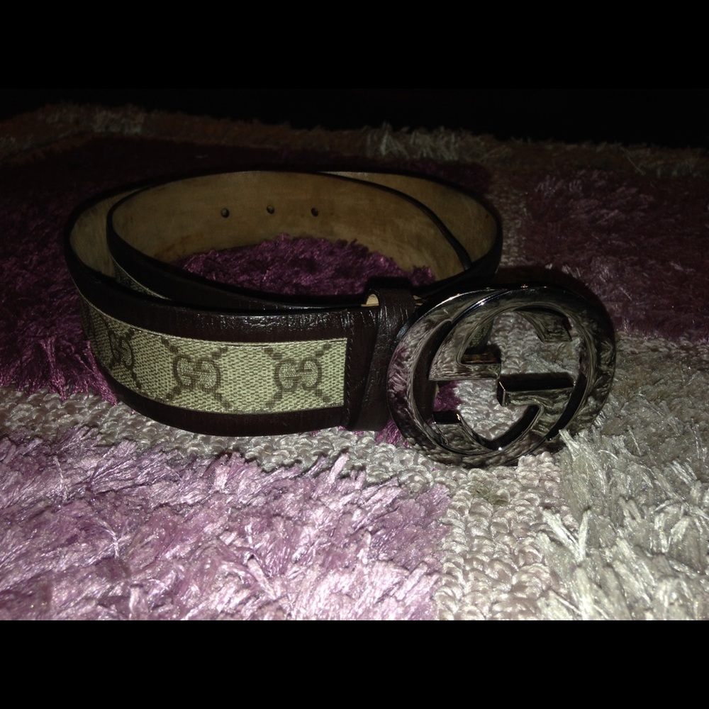 Gucci belt with dust bag
